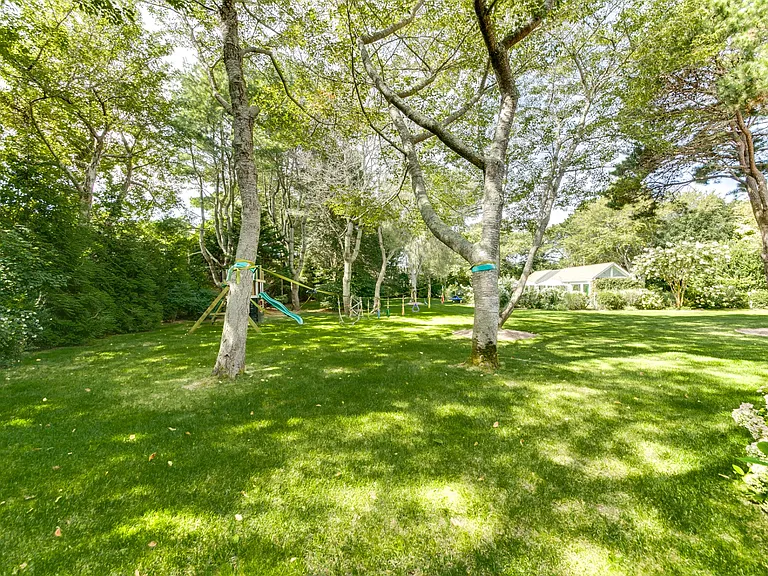 8 Lily Hill Rd — Photo 36