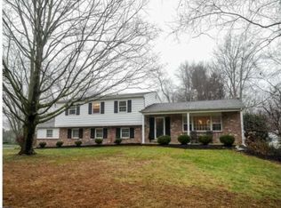 120 Woodcrest Ln, Doylestown, PA 18901
