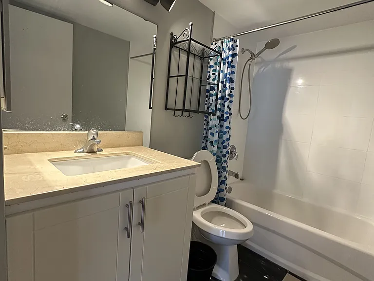 5765 Yonge St #910 — Photo 11