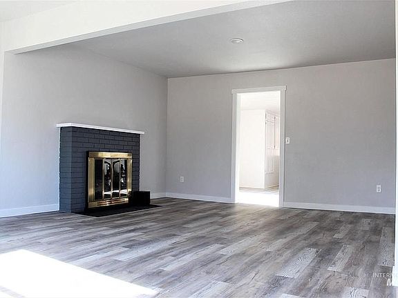 4th image of 623 6th Ave S