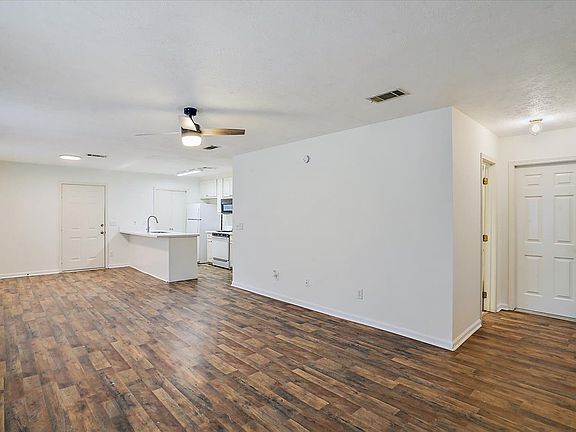 3rd image of 104 Caribbean Villas Dr #104B