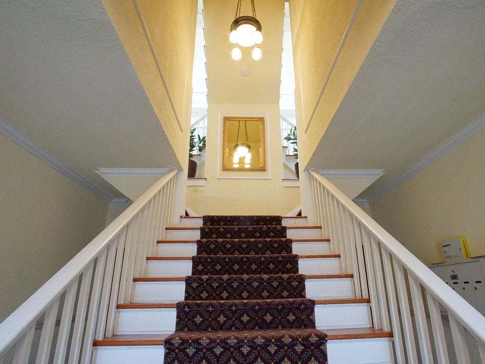 1st image of 1235 SE Yamhill St #5