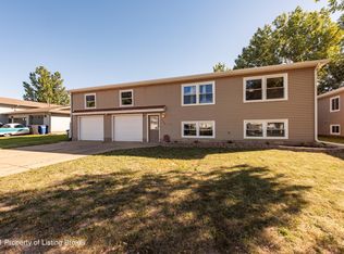 1432 2nd Ave E, Dickinson, ND 58601
