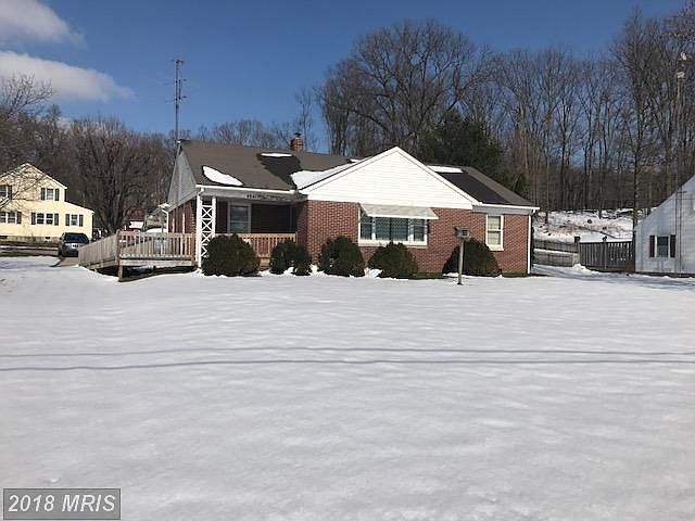 2nd image of 4841 Hanover Pike
