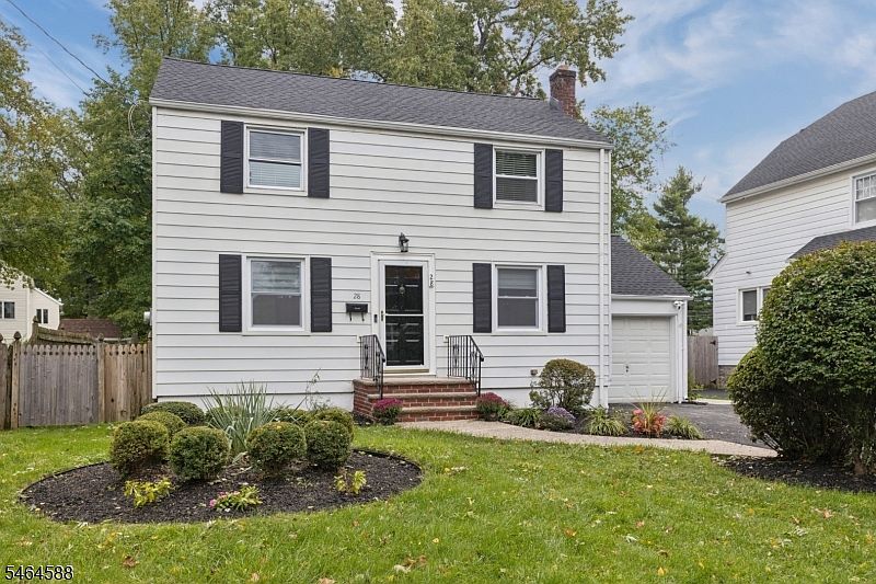 1st image of 28 Laurel Pl