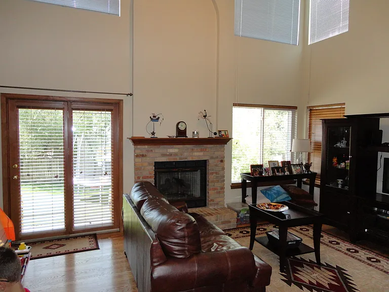 2025 Bramblwood Ln — Photo 5