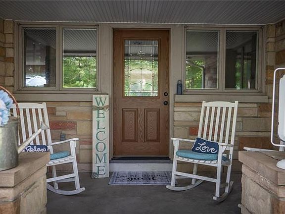 3rd image of 2686 Woodhill Dr