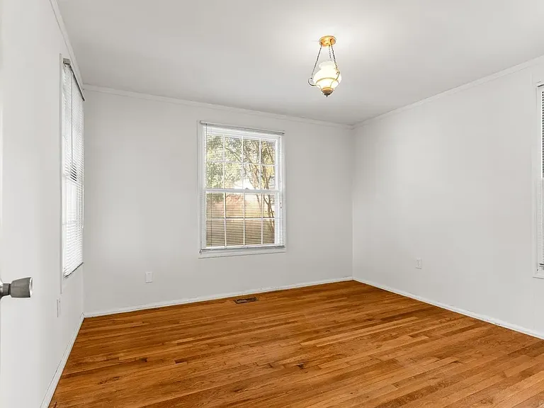 Guest Bedroom I