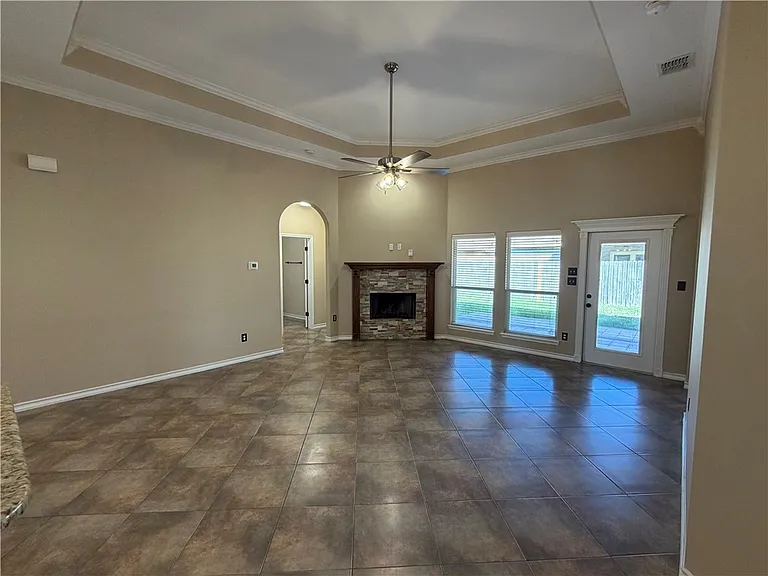 8317 Pocono Cir — Photo 14