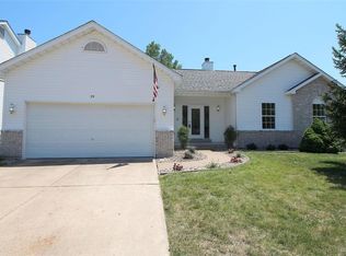 29 Keystone Ct, Fenton, MO 63026
