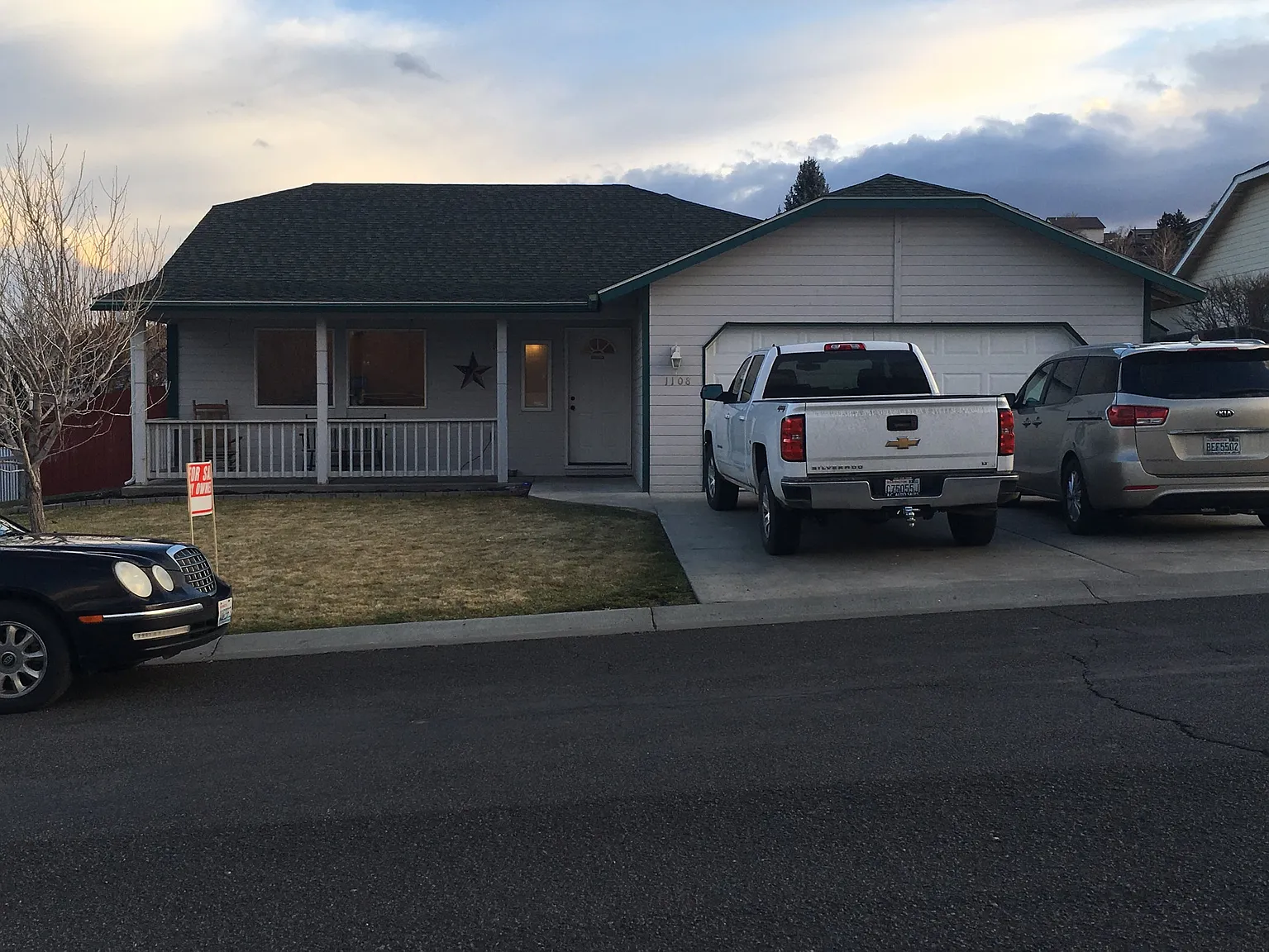 1108 W Home Ave photo 1