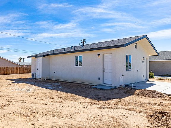 3rd image of 1325 Sims St