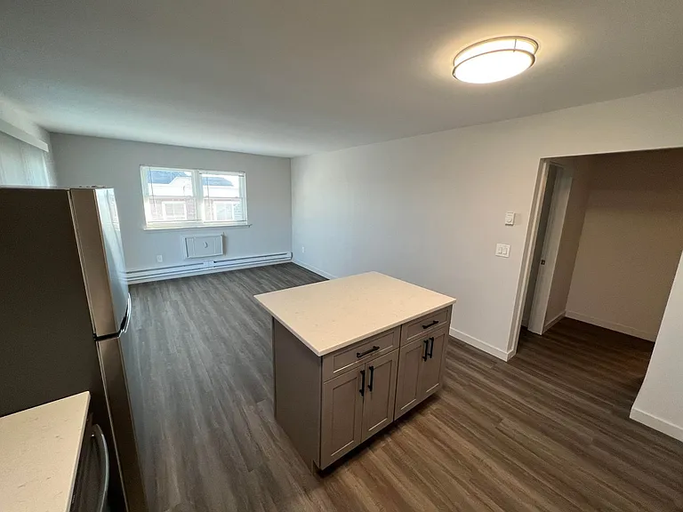 1010 Grand Ave — Photo 12