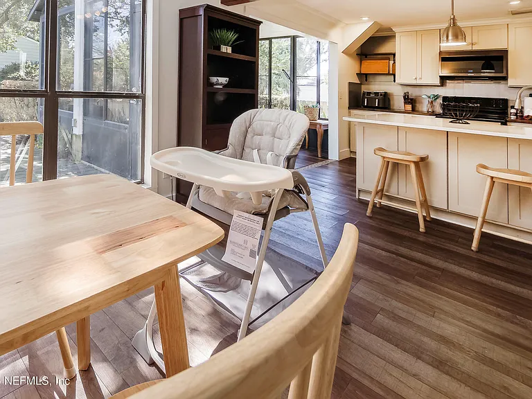 506 Cali Dr — Photo 23