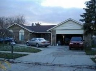 253 N Charlesworth St, Dearborn Heights, MI 48127
