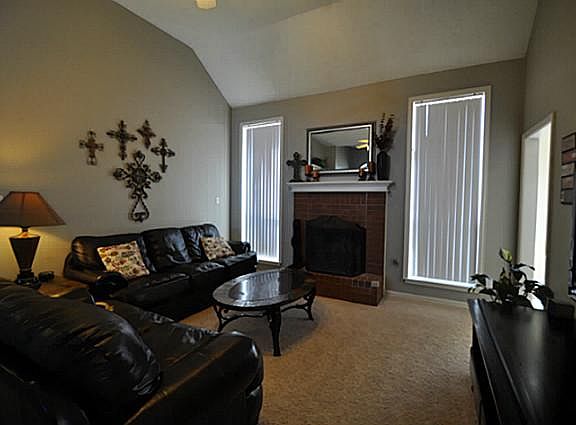 4th image of 8418 Holland Ave