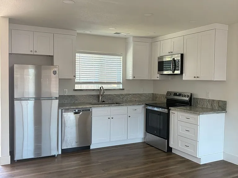 3143 Stern Way — Photo 4