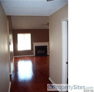 3rd image of 9100 Merlot Ln