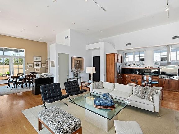 4th image of 350 Chapala St Unit 301