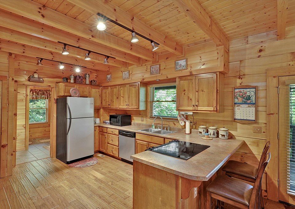 3013 Oak Tree Way Pigeon TN Zillow