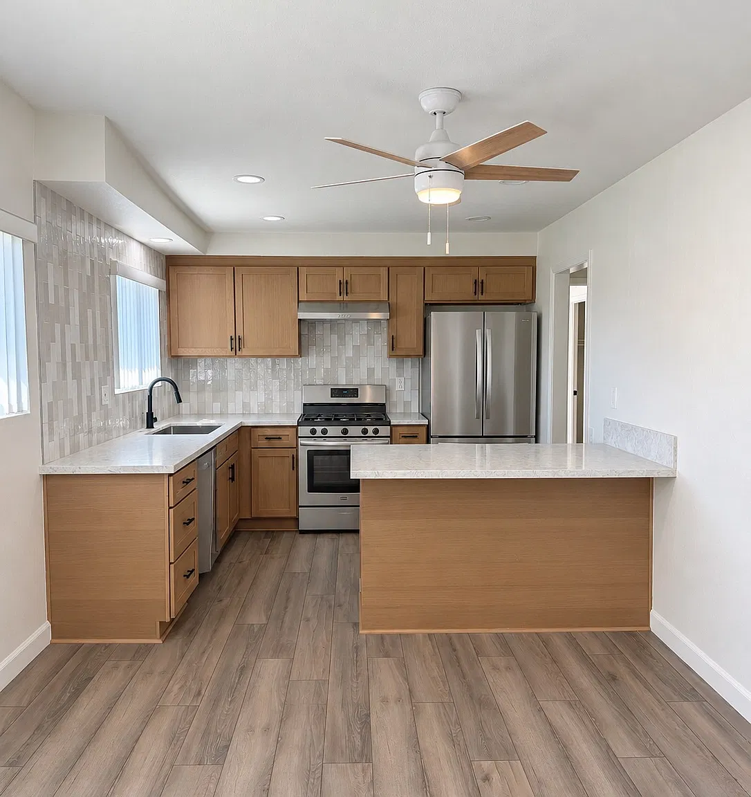 417 W Stevens Ave — Photo 1