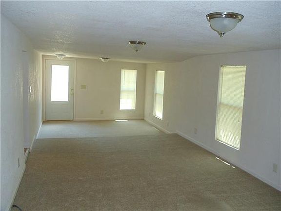 2nd image of 382 Plum St