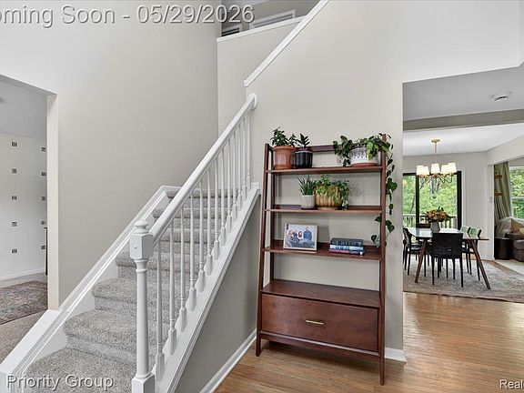 5th image of 517 Deer Valley Rd