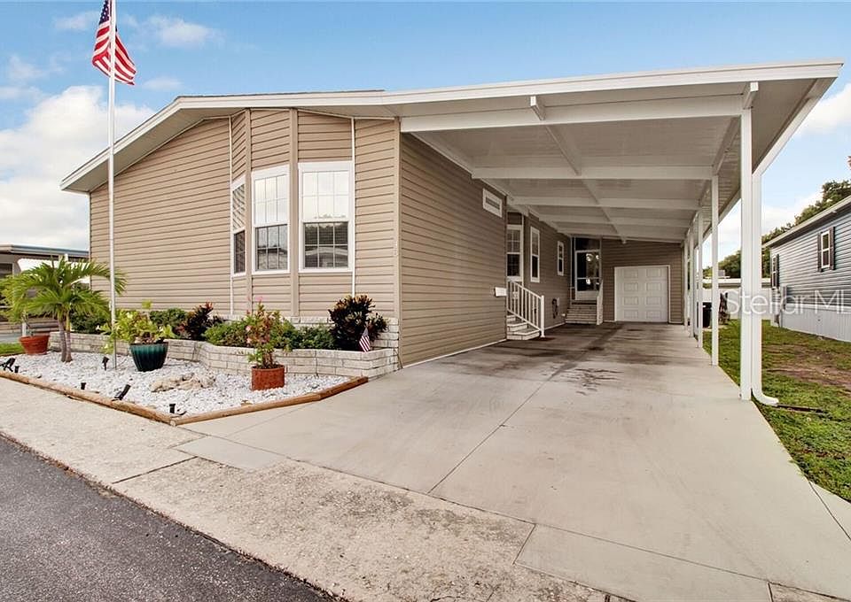1st image of 48 Pindo Palm St E