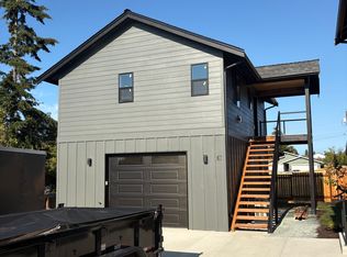 4009 L Ave #C, Anacortes, WA 98221