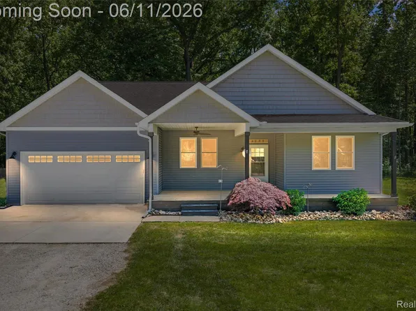 3099 Fruit St, Clay, MI 48001