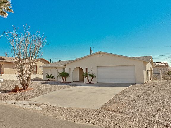 3rd image of 3840 Churchill Dr