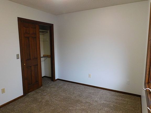 5th image of 3325 Countrydale Dr