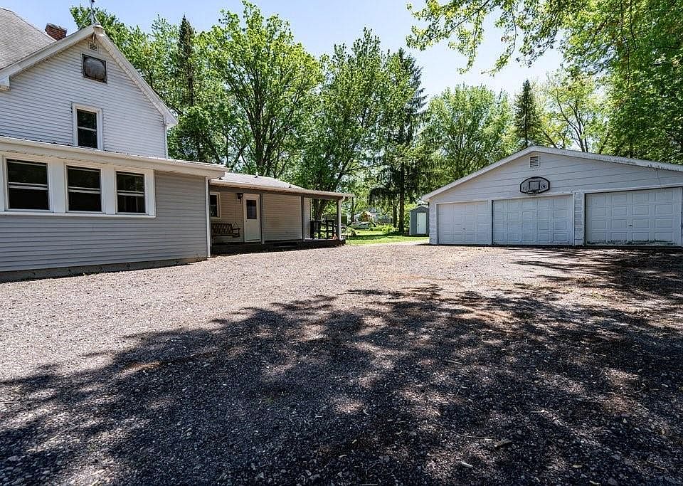 1st image of 334 E 2nd Avenue