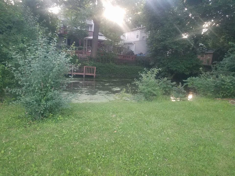 2nd image of 718 N Lakeview Dr