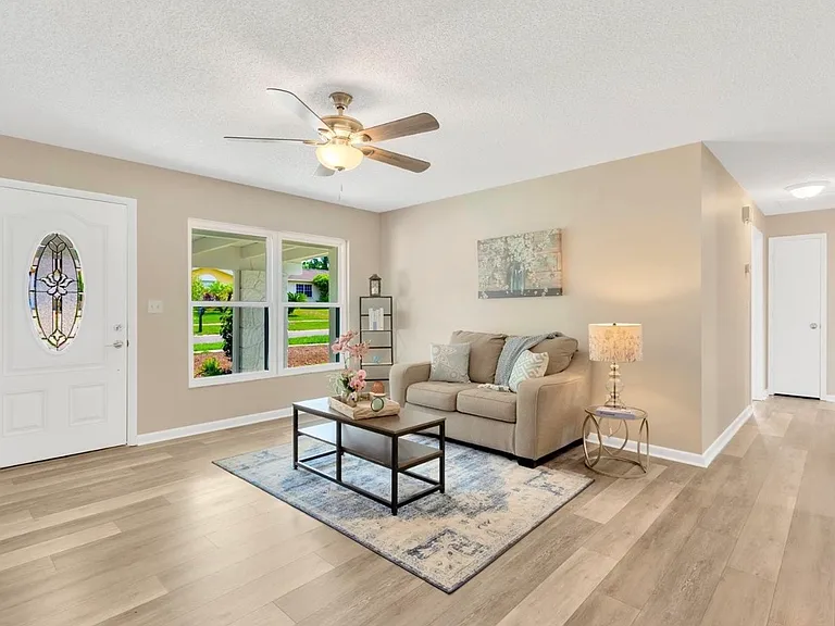 513 Falkirk Ave — Photo 10
