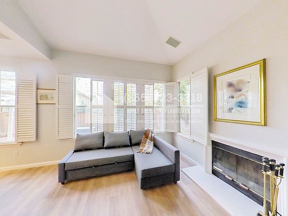 4th image of 29 E Portola Ave
