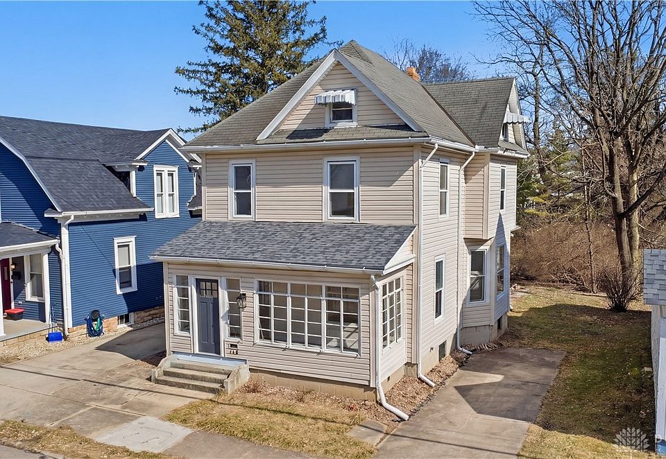 1st image of 146 N Spring St