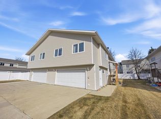 52 Pinewood Blvd, West Fargo, ND