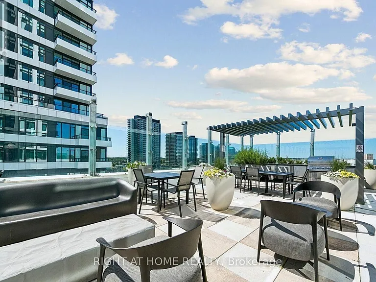 2495 Eglinton Ave W #1410 — Photo 23