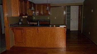 5th image of 208 S 6th St