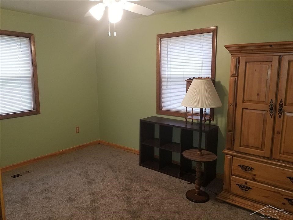 2nd image of 123 Fulton St