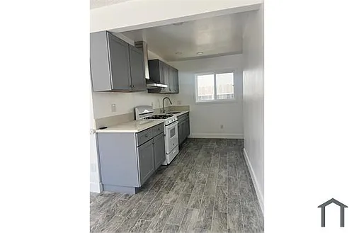 120 W 73rd St Photo 1