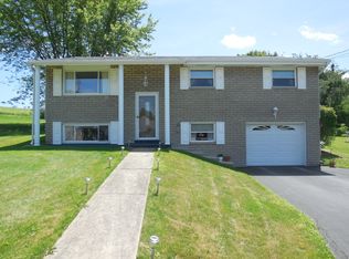 104 Linda Ct, Jeannette, PA 15644