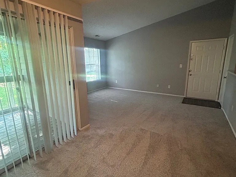 Idlewood Apartments — Photo 45