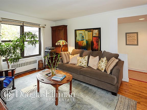 2nd image of 8 W Mill Dr APT 3D