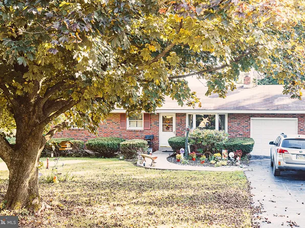 942 Ebert Rd, Coopersburg, PA 18036
