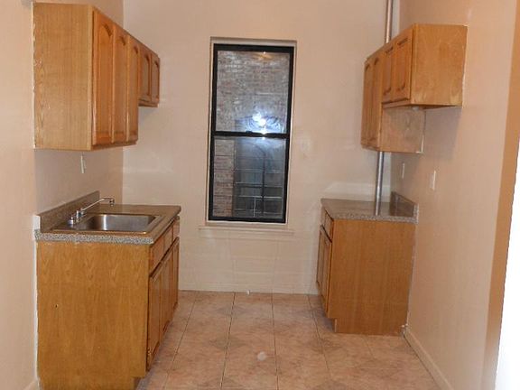 3rd image of 1185 Morris Ave APT 3F