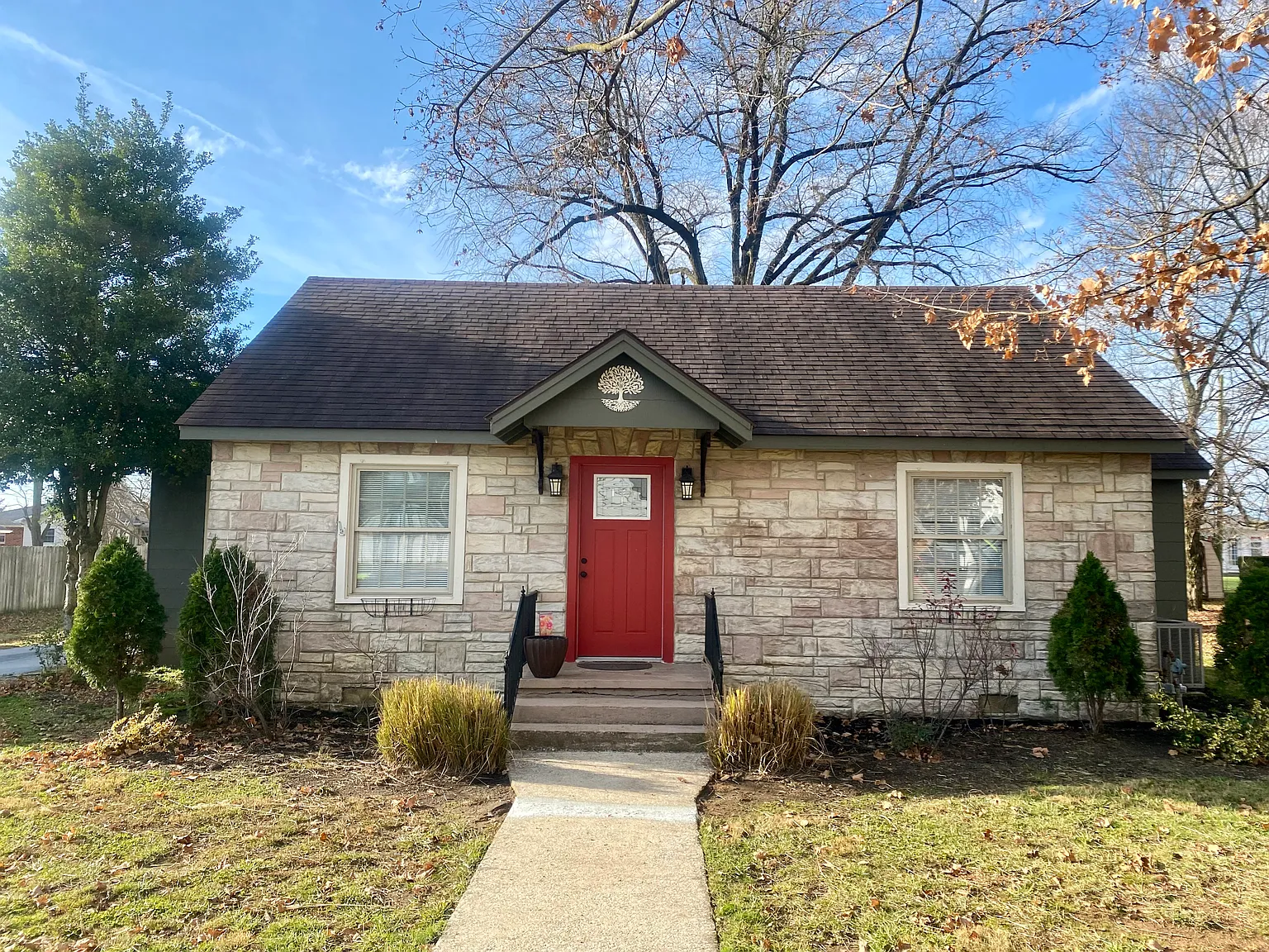 2 bed, 1200 sqft, $900 — Photo 2