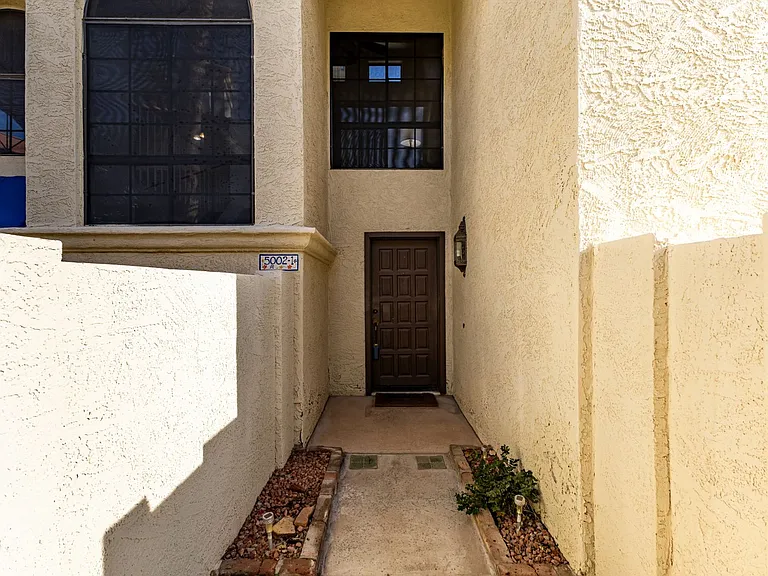 5002 E Siesta Dr #1 — Photo 1