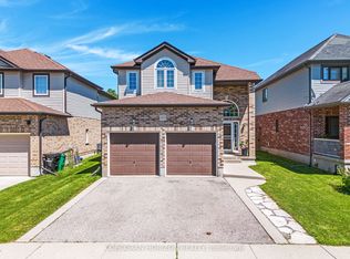 135 Broadoaks Dr, Cambridge, ON N1T 0A9